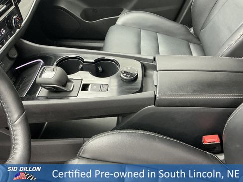 Used 2024 Nissan Rogue SL image 14