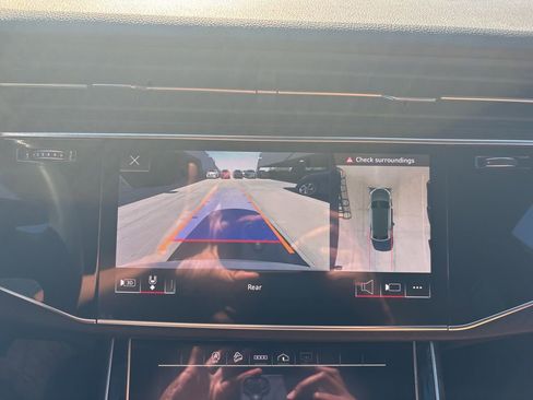 Used 2022 Audi Q8 Premium Plus image 25