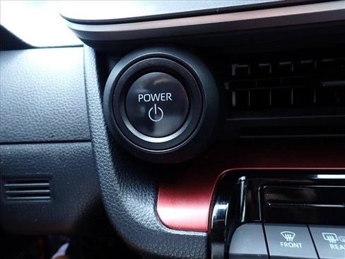 Used 2025 Toyota Prius Plug-In Hybrid FWD image 19