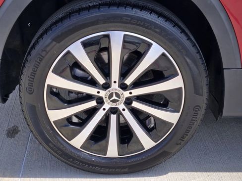 Used 2022 Mercedes-Benz GLB 250 w/ Premium Package Lite image 10