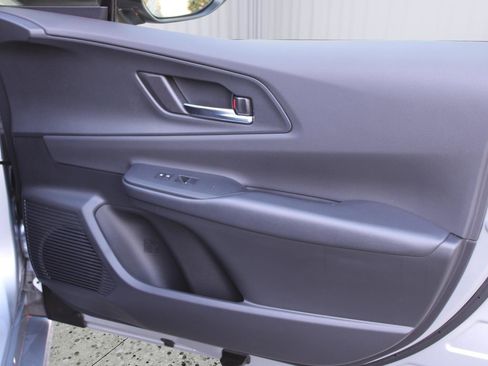 Used 2026 Toyota Prius Plug-In Hybrid image 33