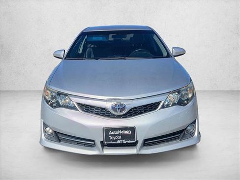 Used 2013 Toyota Camry SE FWD image 2