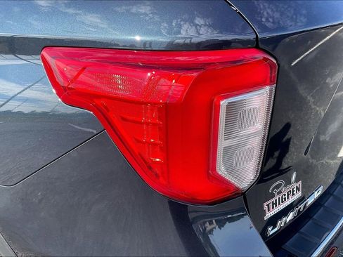 Used 2023 Ford Explorer Limited w/ Hybrid Equipment Group 310A AWD/4WD image 30