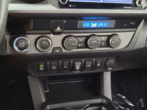 Used 2022 Toyota Tacoma TRD Sport w/ Technology Package AWD/4WD image 30