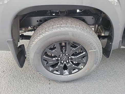 Used 2026 Nissan Frontier SV w/ All-Weather Content Package AWD/4WD image 10