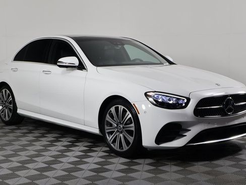 Used 2022 Mercedes-Benz E 350 Sedan image 3