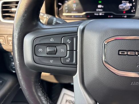 Used 2022 GMC Yukon XL Denali AWD/4WD image 24