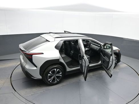 Used 2023 Toyota bZ4X XLE w/ Weather Package image 45