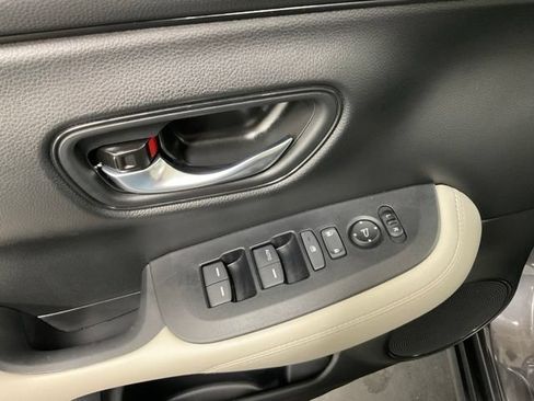 Certified 2026 Honda HR-V LX image 28