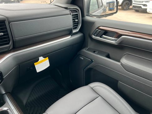 New 2026 Chevrolet Silverado 1500 LT Trail Boss w/ LT Trail Boss Premium Package AWD/4WD image 11