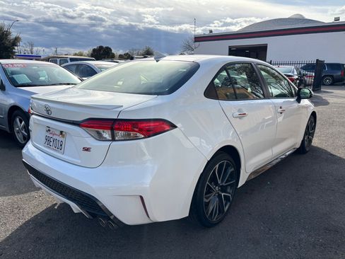 Used 2022 Toyota Corolla SE FWD image 4