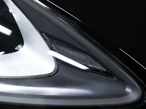 Certified 2023 Porsche Cayenne AWD/4WD image 16
