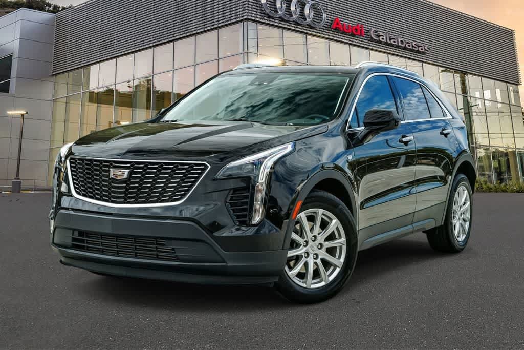 Used 2023 Cadillac XT4 Luxury w/ Cold Weather Package FWD image 1