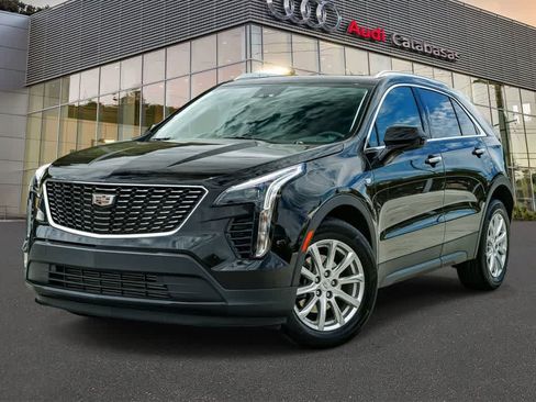 Used 2023 Cadillac XT4 Luxury w/ Cold Weather Package FWD image 1