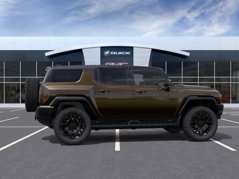 New 2026 GMC Hummer EV SUV w/ LPO, Dark Essentials Package image 5