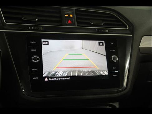 Certified 2024 Volkswagen Tiguan SE AWD/4WD image 13