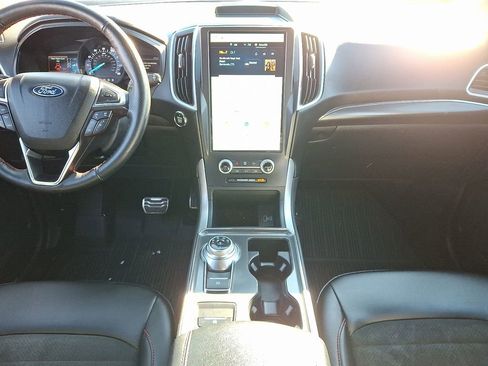 Used 2022 Ford Edge ST-Line w/ Class II Trailer Tow Package AWD/4WD image 16