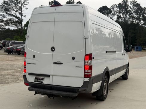 Used 2018 Mercedes-Benz Sprinter 2500 image 7