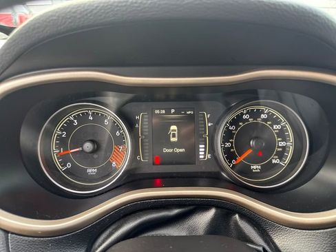 Used 2015 Jeep Cherokee Latitude image 19