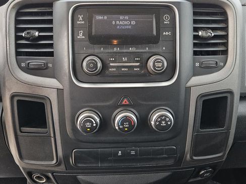 Used 2014 RAM 1500 Express RWD image 20