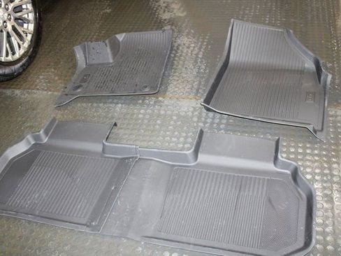 Used 2025 GMC Acadia Denali w/ LPO, Floor Liner Package image 39