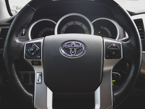 Used 2015 Toyota Tacoma PreRunner w/ SR5 Package RWD image 11