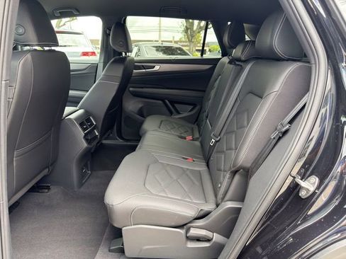 Certified 2026 Volkswagen Atlas Cross Sport SE FWD image 14