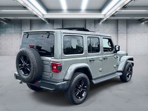 Used 2022 Jeep Wrangler Unlimited Sahara AWD/4WD image 4