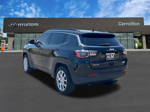 Used 2023 Jeep Compass Latitude AWD/4WD image 7