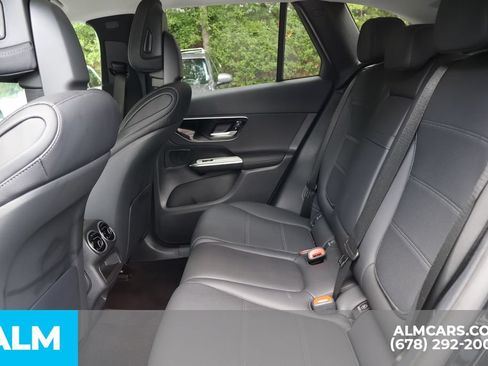 Used 2025 Mercedes-Benz GLC 350e 4MATIC image 18