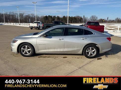 Used 2017 Chevrolet Malibu LS image 2