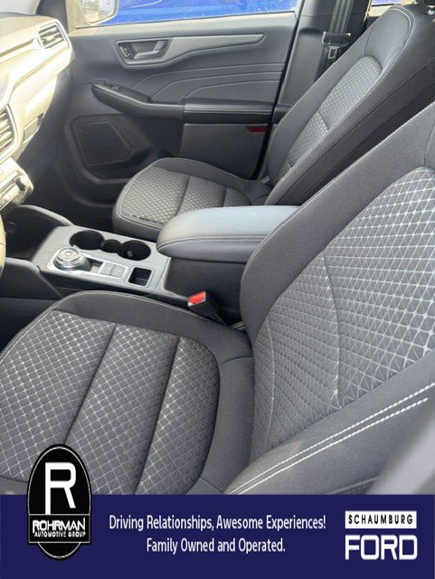 Used 2023 Ford Escape Active w/ Tech Pack #1 AWD/4WD image 3