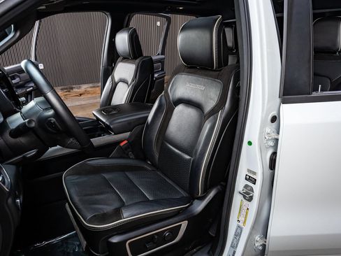 Used 2024 RAM 1500 Laramie AWD/4WD image 29