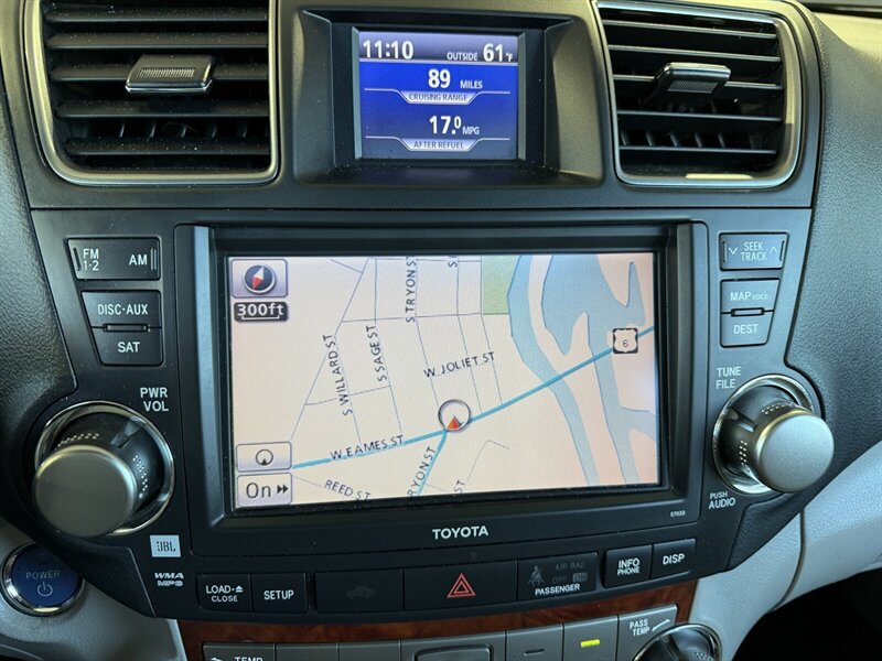 Used 2012 Toyota Highlander Limited AWD/4WD image 21
