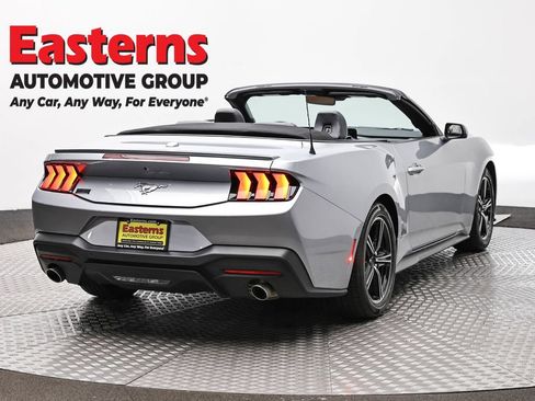 Used 2025 Ford Mustang Premium RWD image 5