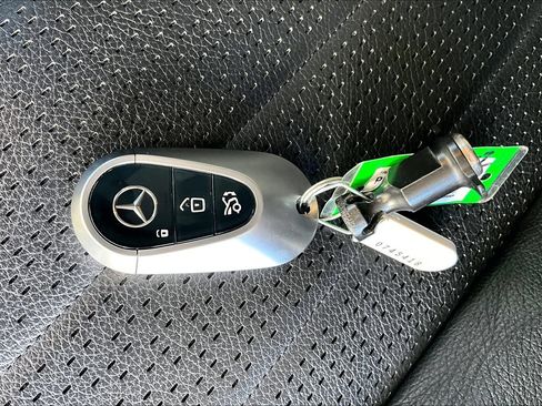 Used 2023 Mercedes-Benz EQS 580 4MATIC Sedan w/ Exclusive Trim Package image 10