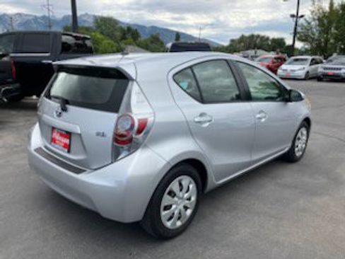 Used 2012 Toyota Prius C One image 4
