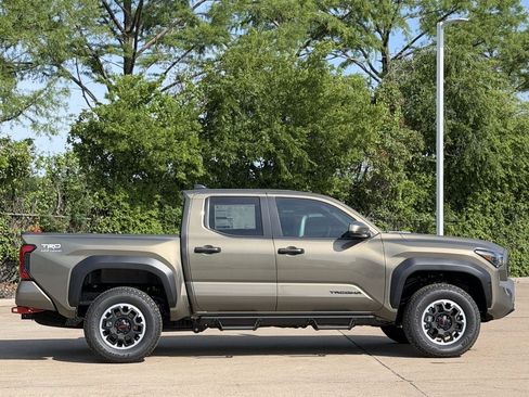 New 2026 Toyota Tacoma TRD Off-Road AWD/4WD image 3