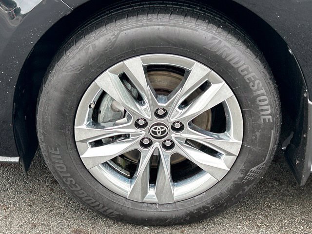 Used 2024 Toyota Sienna XLE w/ XLE Plus Package AWD/4WD image 17