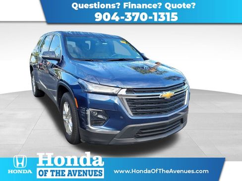 Used 2023 Chevrolet Traverse LS w/ Safety Package FWD image 1