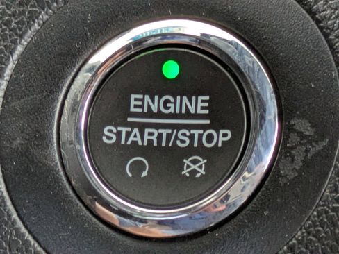 Certified 2018 Ford Explorer XLT FWD image 30