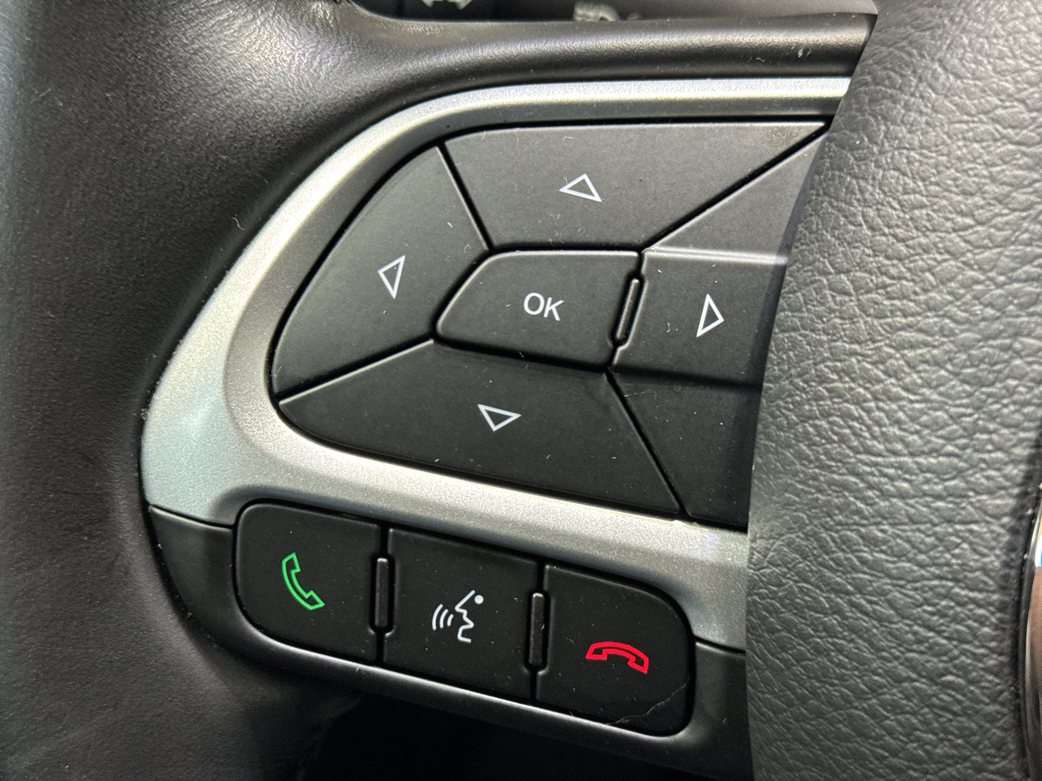 Used 2021 Jeep Compass Latitude AWD/4WD image 23