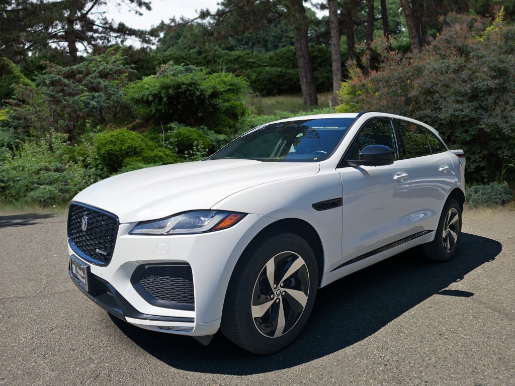 Used 2025 Jaguar F-PACE R-Dynamic S AWD/4WD image 38