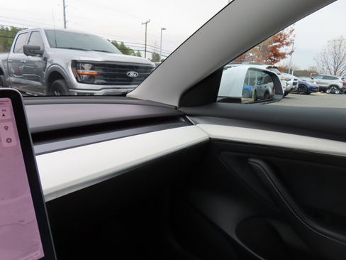 Used 2022 Tesla Model 3 Long Range image 19