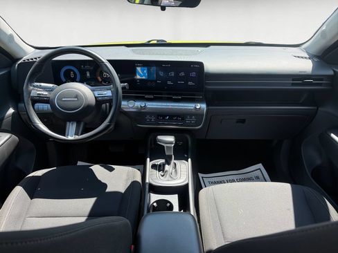 Certified 2025 Hyundai Kona SEL AWD/4WD image 11