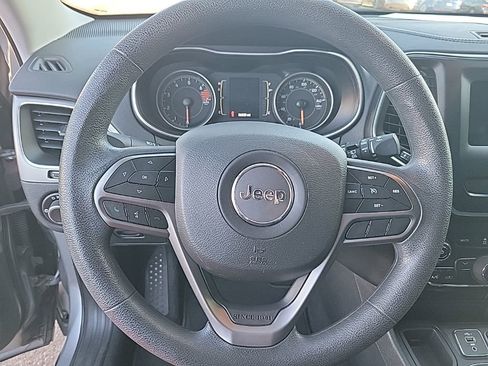 Used 2020 Jeep Cherokee Latitude image 21