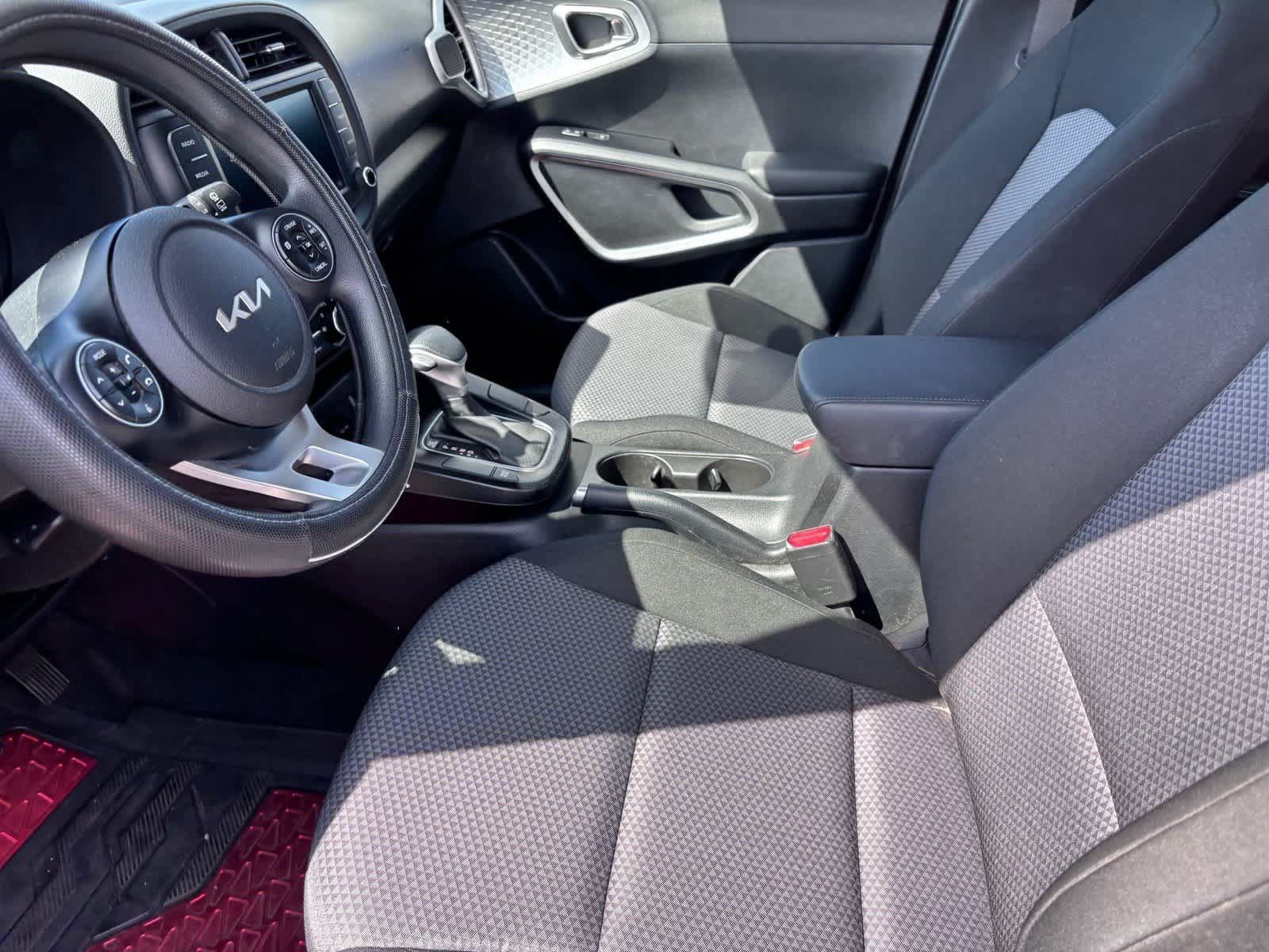 Used 2022 Kia Soul LX FWD image 14