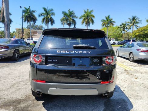Used 2018 Land Rover Discovery Sport SE image 10
