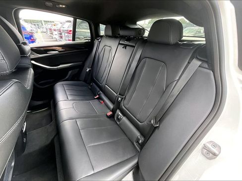 Certified 2025 BMW X4 xDrive30i w/ Convenience Package AWD/4WD image 18