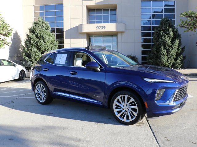 Used 2025 Buick Envision Avenir AWD/4WD image 1